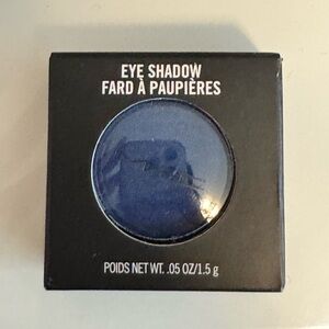 MAC eyeshadow shade in the shadows frost